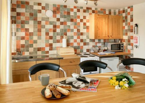 Hostal Discovery Accommodation