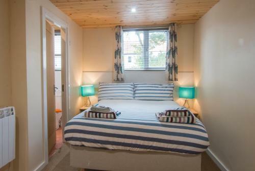 Hostal Discovery Accommodation