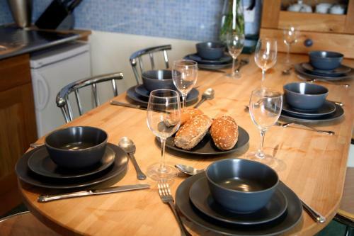Hostal Discovery Accommodation