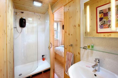 Hostal Discovery Accommodation