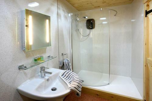 Hostal Discovery Accommodation