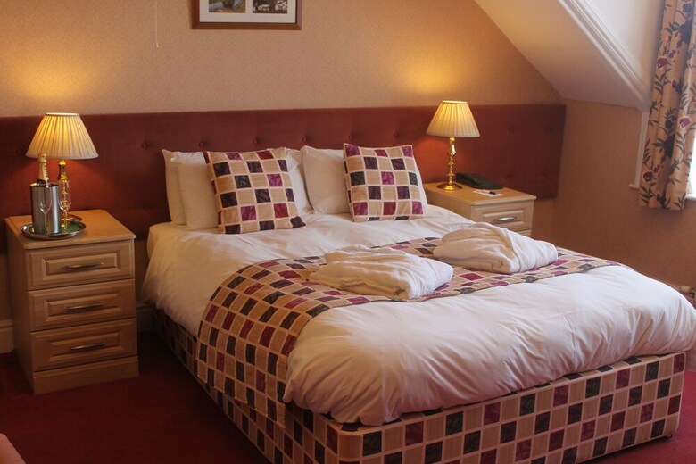 Saxonville Hotel