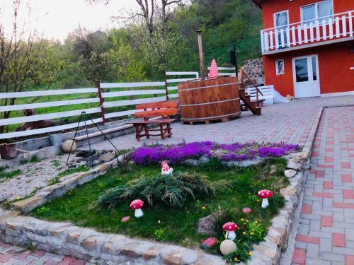 Charming Home By Feleacu