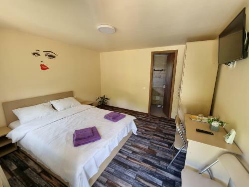 Hostal Home For You