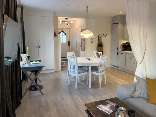 Apartamento Nyrenoverat Boende I Vackra J�rvs�