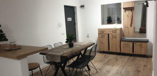 Viv Apartments 210