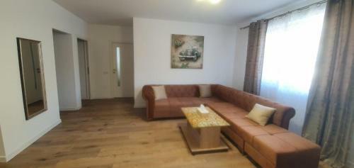 Viv Apartments 210
