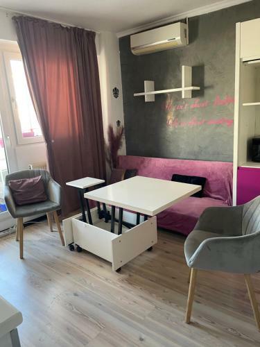 Apartament Cu 3 Dormitoare Jolie.m