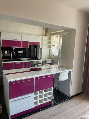 Apartament Cu 3 Dormitoare Jolie.m