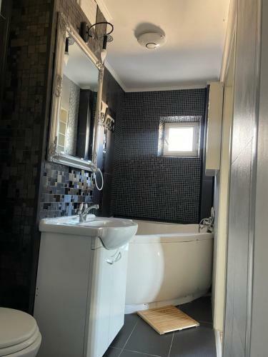 Apartament Cu 3 Dormitoare Jolie.m