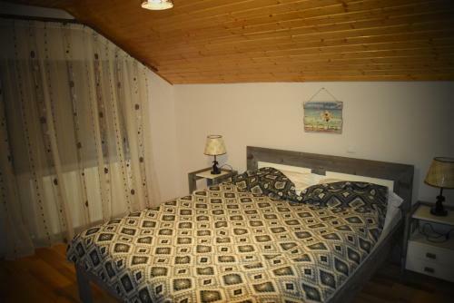 Hostal Casa Smeilor Horezu