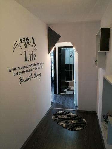 White Black Apartment