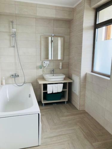 Hostal Sim House