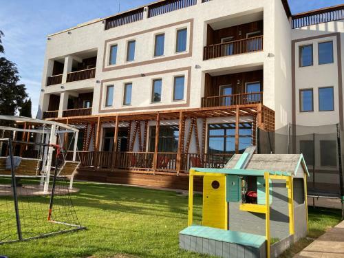 Hostal Sim House