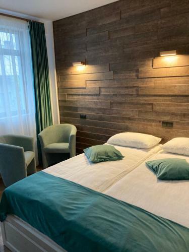 Hostal Sim House