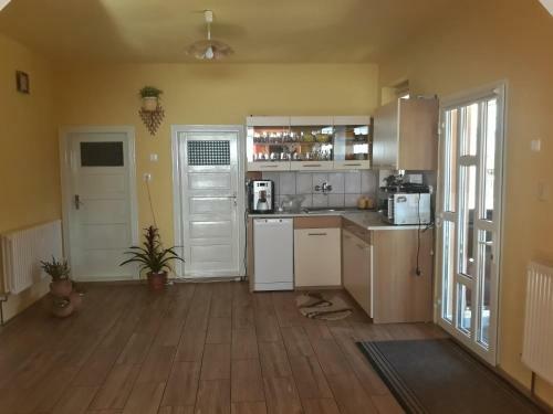 Hostal Gabriella Vend�gh�z
