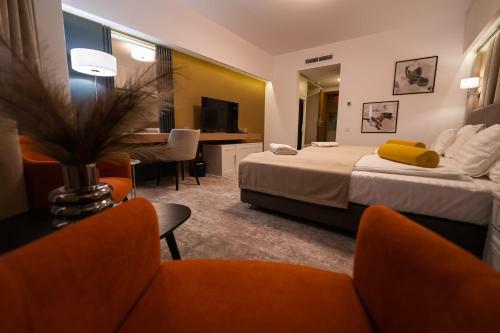 Hotel River
