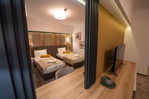 Hotel River