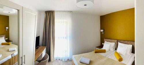 Hotel River