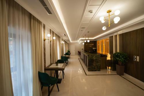 Hotel River