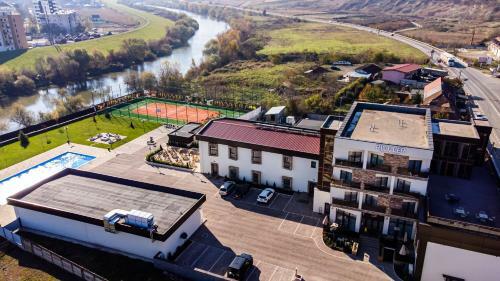 Hotel River