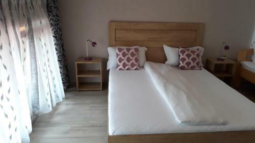 Hostal La Tusi Lovrin