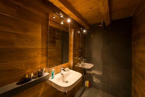 Chalet M