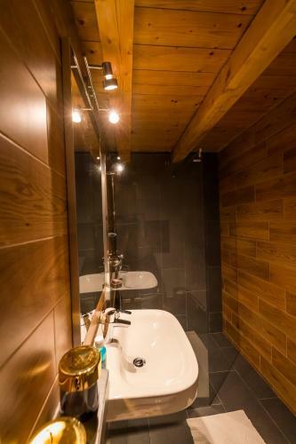 Chalet M