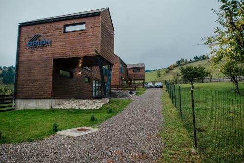 Orion Apartments (family)