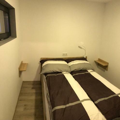 Orion Apartments (family)