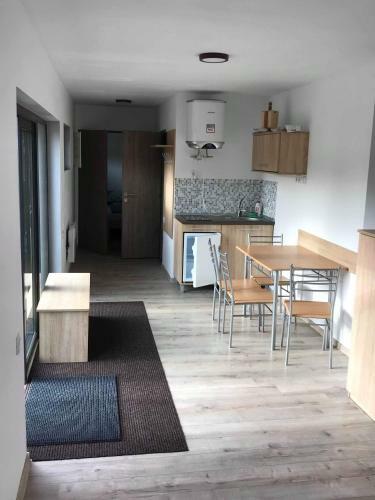 Orion Apartments (family)