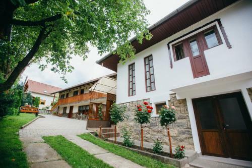 Hostal Gy�ngyvir�g Panzi�