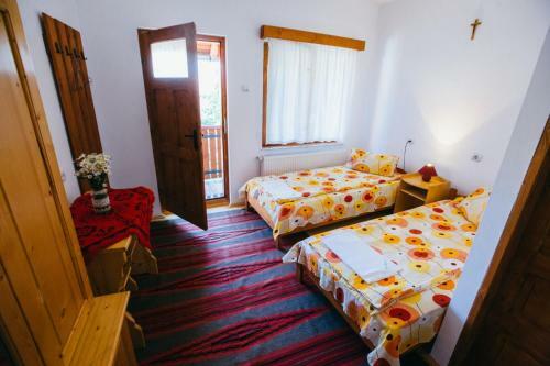 Hostal Gy�ngyvir�g Panzi�