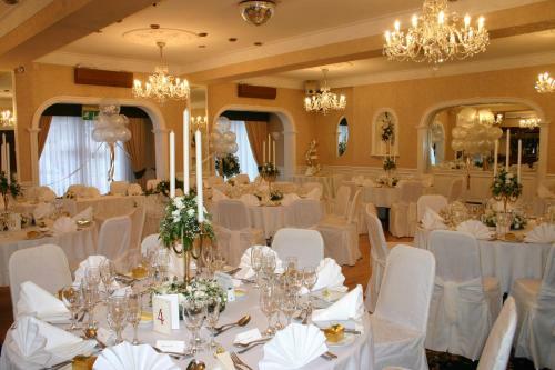 Revelstoke Hotel