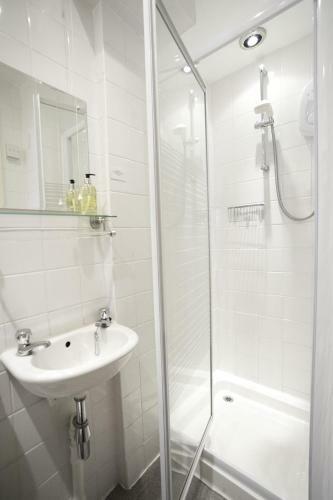 Mowbray Apartments