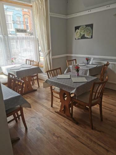 Hostal Leeds House Guest House