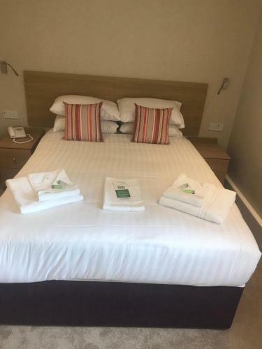 Monarch Hotel