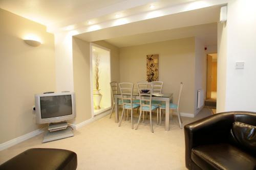 Carlton Apartments