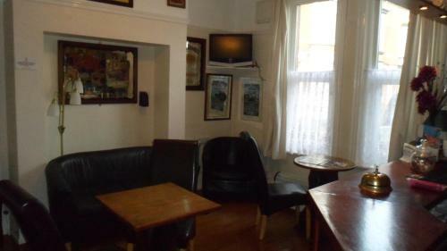 Hostal Brentwood House