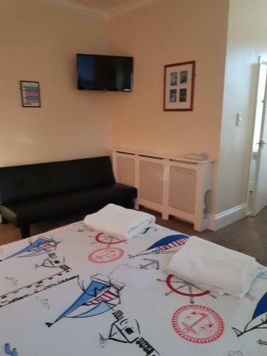 Hostal Ivanhoe Guest House
