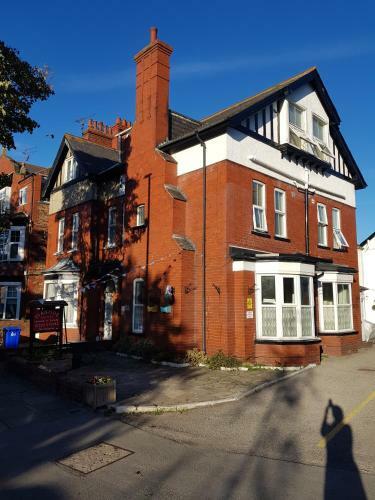 Hostal Ivanhoe Guest House