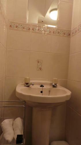 Hostal Doriam Guest House