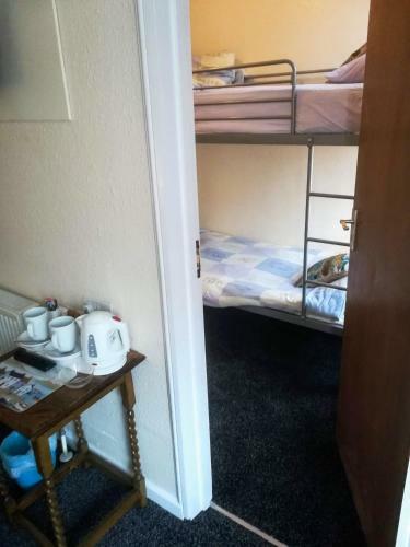 Hostal Schofield Guest House