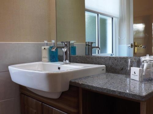Hostal Marton Grange Country House