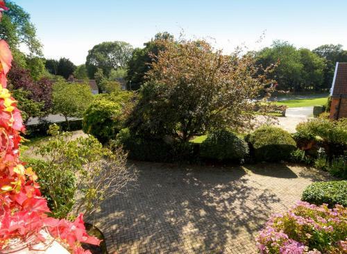 Hostal Marton Grange Country House