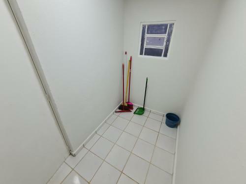 Villa S�tio Com 3 Quartos E Deck Com Vista Para Lagoa