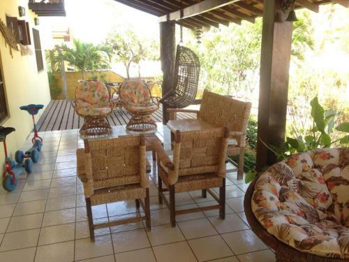 Excelente Casa Na Praia Do Coqueiro Com 5 Su�tes A 100m Da Praia