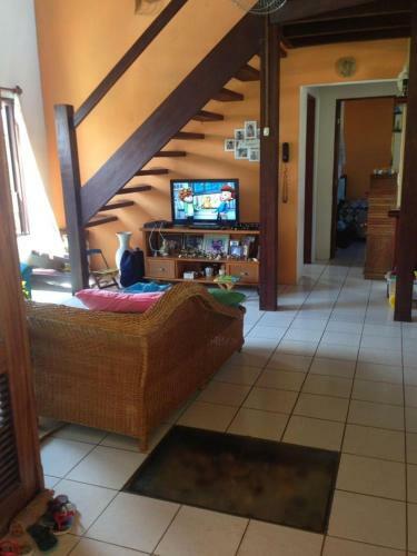 Excelente Casa Na Praia Do Coqueiro Com 5 Su�tes A 100m Da Praia