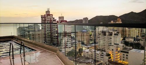 Apartamento Vista Al Mar, Piscina, Jacuzzi Lovely
