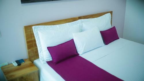 Kamaleb Farallones Hotel